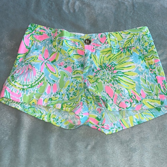 Lilly Pulitzer Walsh Coconut Jungle Shorts - Picture 1 of 3
